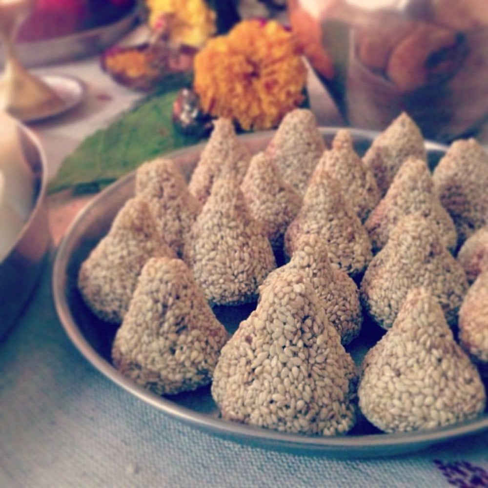 Shri Ganesh will be pleased with the Modak of Sesame-Jaggery, know the simple method of making