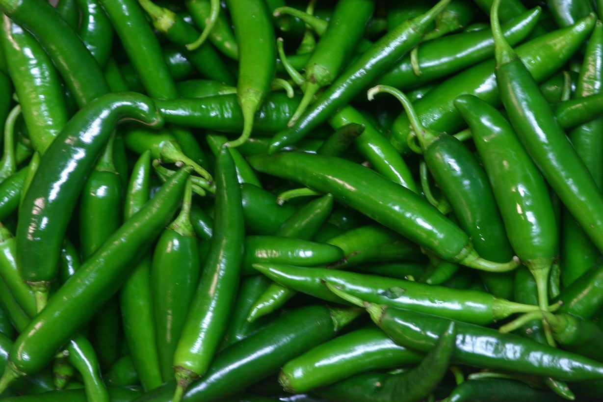 Green Chili Benefits If you want to get rid of these problems, then consume green chili daily, its countless benefits.