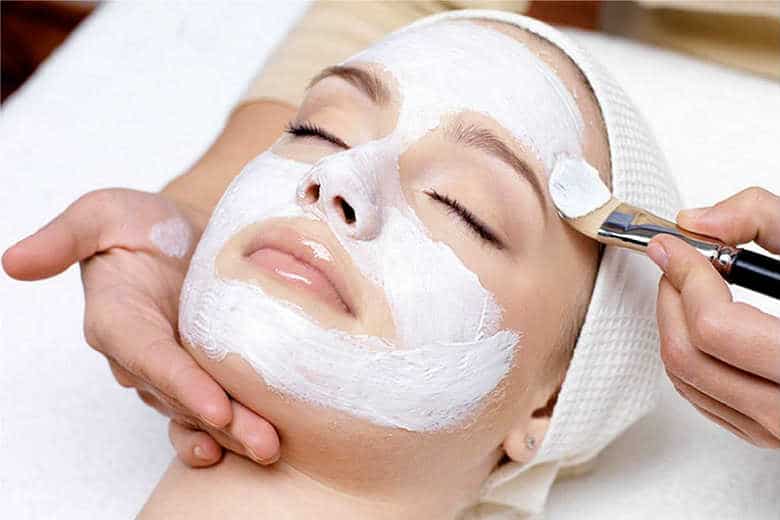 Use this yogurt face pack to avoid skin problems in summer, it will give bright look to the skin
