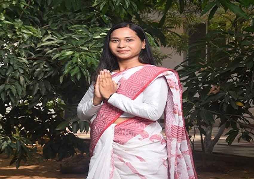 Mandar by-election Congress's Shilpi Neha Tirkey leads in third round