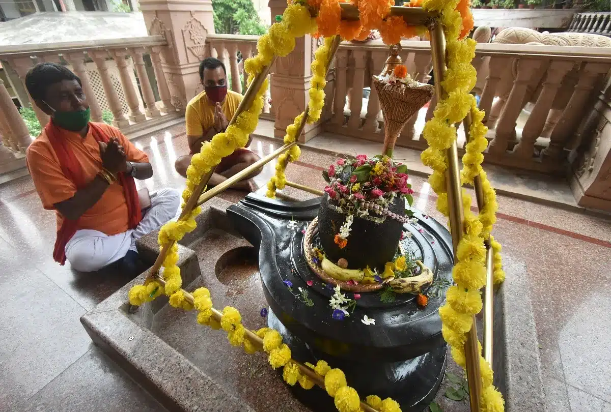 Do not use these things in Shivling worship, Mahadev will be angry