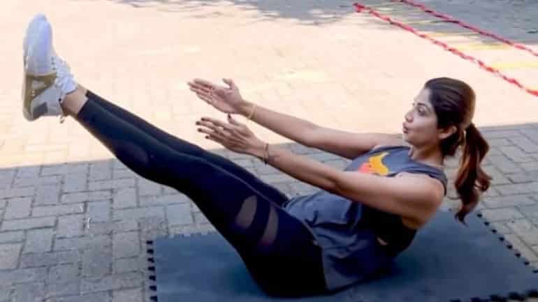 Learn this yoga from Shilpa Shetty, will get relief from 10 body problems
