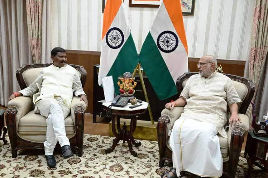 Arjun Munda met Governor CP Radhakrishnan