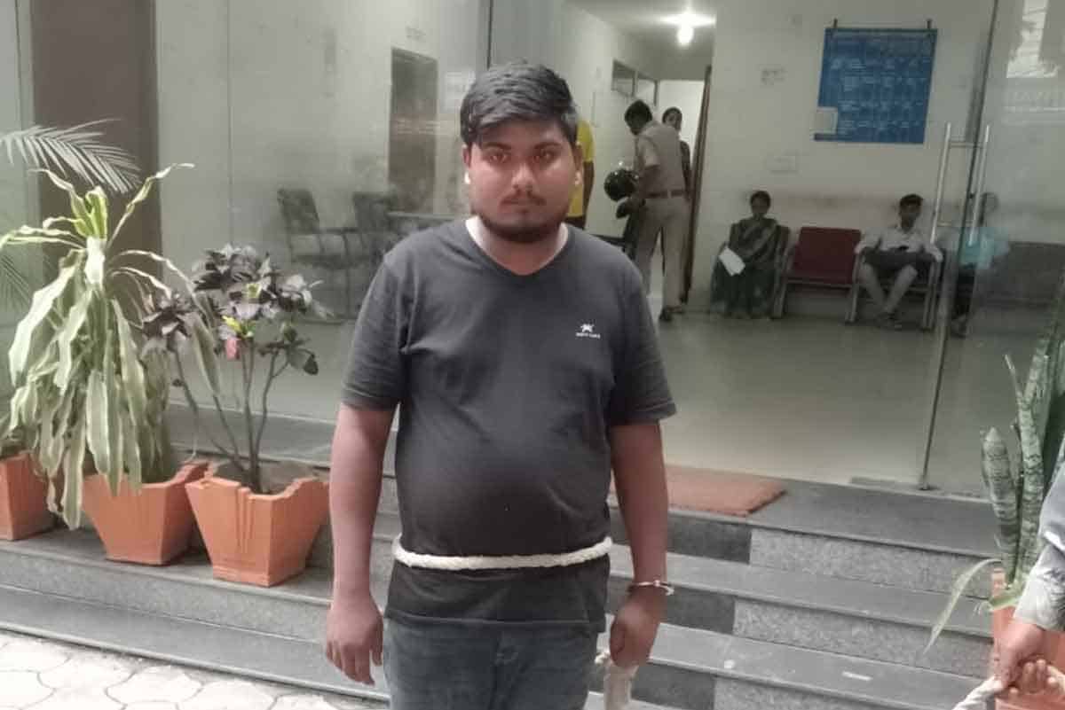 Ranchi Ranchi News Lalpur Jharkhand News In Ranchi Lalpur, the person arrested for cheating by posing as fake PA of Urban Development Secretary
