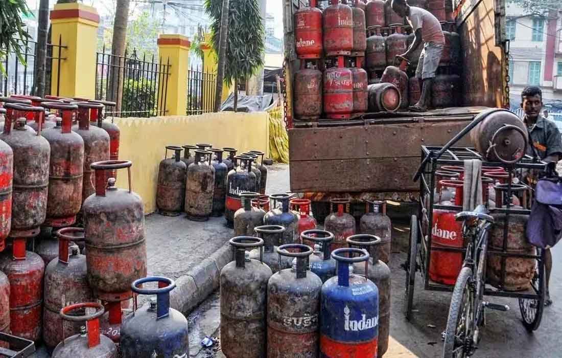 lpg-gas-price-hp-indian-bharat-gas-heavy-reduction-of-rs-100-in-check-rate-list