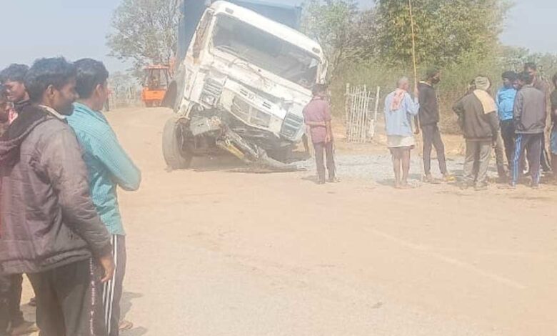 Khunti Road Accident
