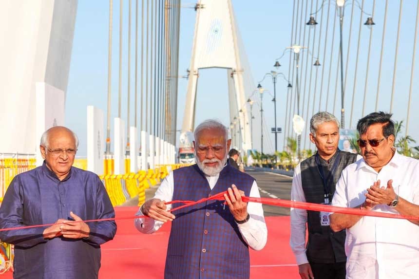 PM Modi Inaugurates Signature Bridge