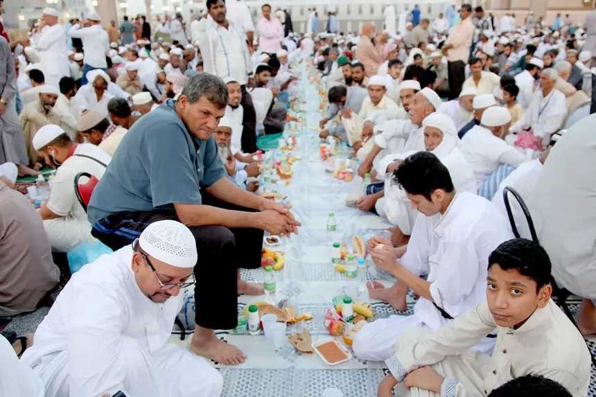Saudi Arabia Bans Iftar Inside Mosques