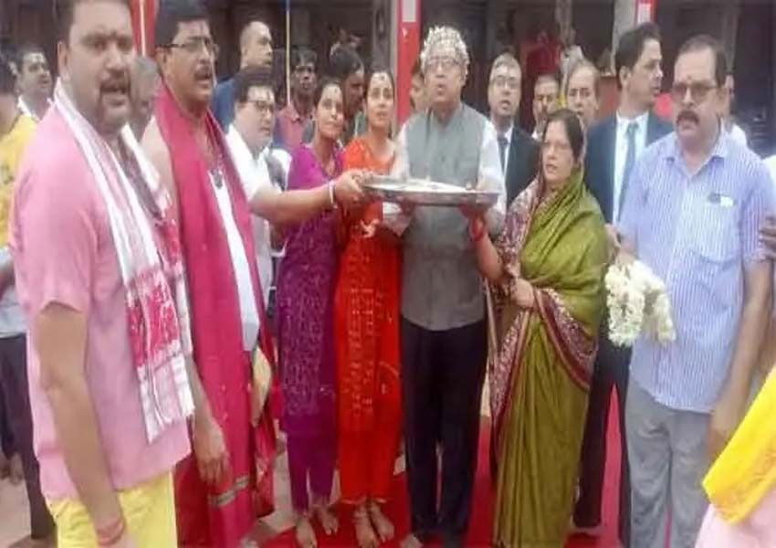 High Court Chief Justice offered prayers at Basukinath temple